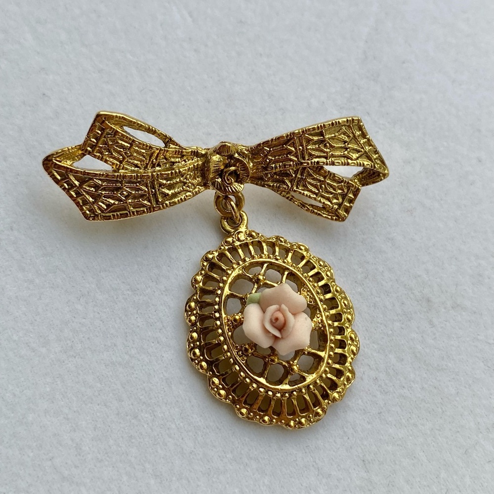 Vintage Goldtone Ribbon Bow with Porcelain Pink Rose Brooch